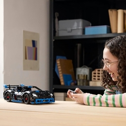 LEGO® Technic 42176 Závodní auto Porsche GT4 e-Performance
