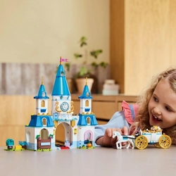 LEGO® | Disney 43275 Popelčin zámek a kočár s koňmi
